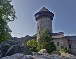 Hrad Sovinec - pohled na hlavní věž hradu