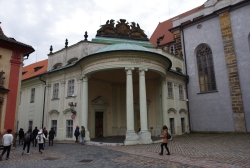 Praha - Lobkowiczký palác, kostel Všech svatých