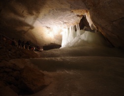 Ledová jeskyně (Eishöhle)