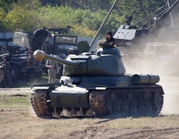 14. tankový den v Lešanech 2016 - tank typu IS