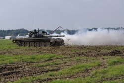 NATO days 2014 - ukázka v terénu tanku T-72