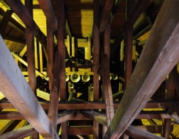 Praha - Jindřišská věž, unikátní zvonkohra, která automaticky i "ručně" dokáže náhodně zahrát jednu z více než 1 000 připravených skladeb.