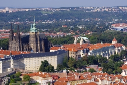 Praha - Petřínská rozhledna, pohled na Katedrála sv. Víta, Václava a Vojtěcha