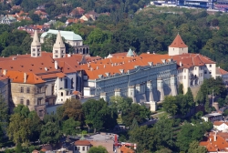 Praha - Petřínská rozhledna, pohled na Lobkowiczký palác