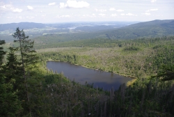 Šumava - výhled na Plešné jezero a Lipno